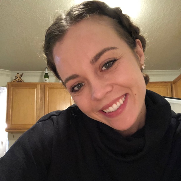 Meet your Posher, Kaylee - Picture 1 of 1